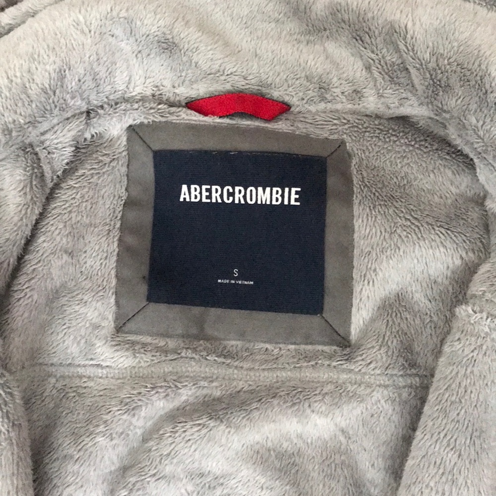 Abercrombie-grey furry jacket women’s - Picture 2 of 5